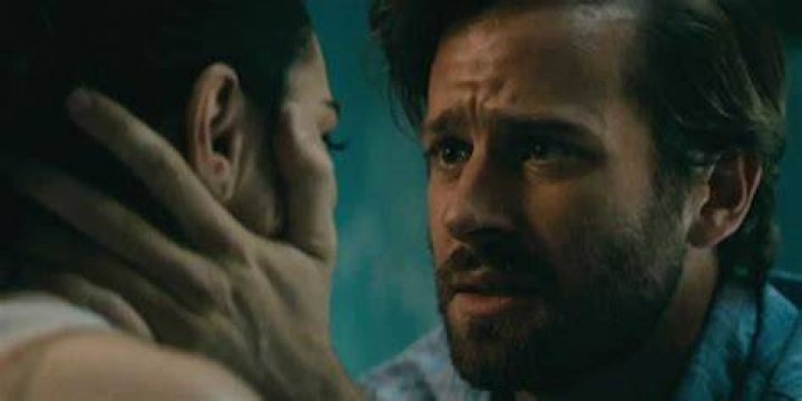 Are Elizabeth Chambers and Armie Hammer still married? 1 Armie Hammer