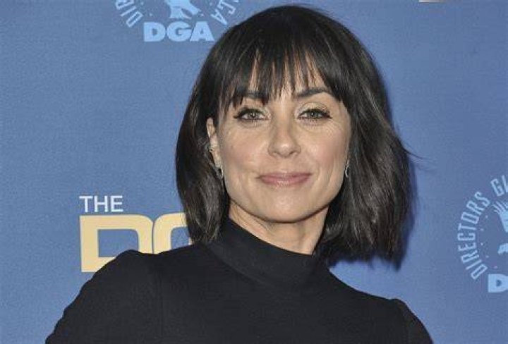Constance Zimmer Bra Size, Age, Weight, Height, Measurements
