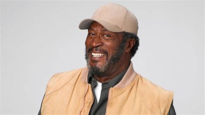 John Amos house: Where does John Amos live? 1 John Amos