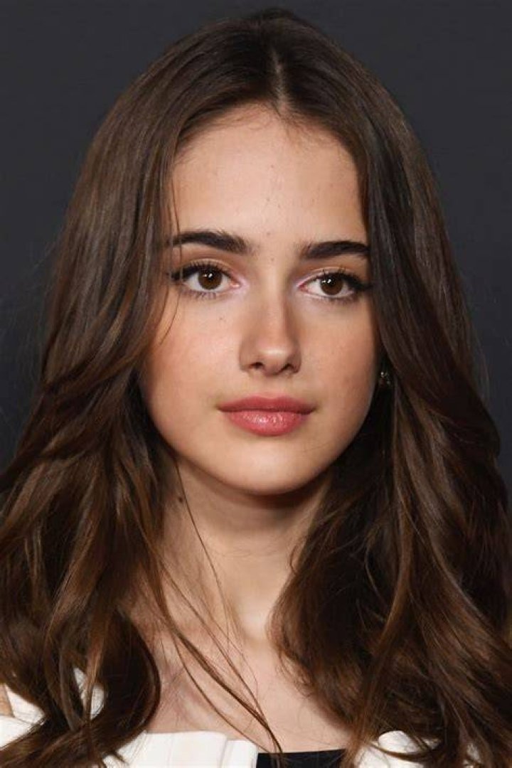 Julia Butters Biography