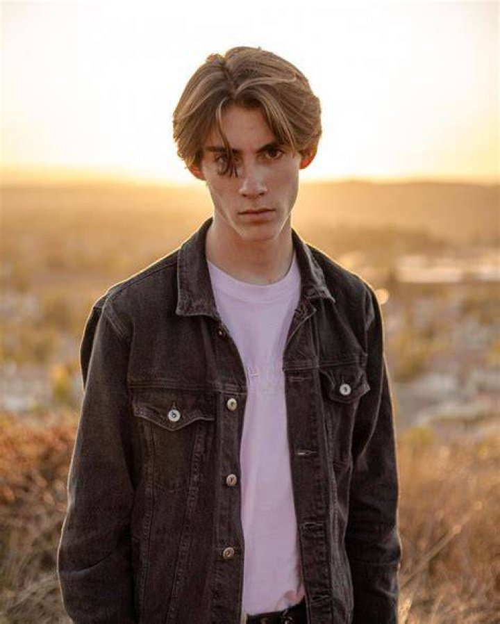 Kevin Perry Biography