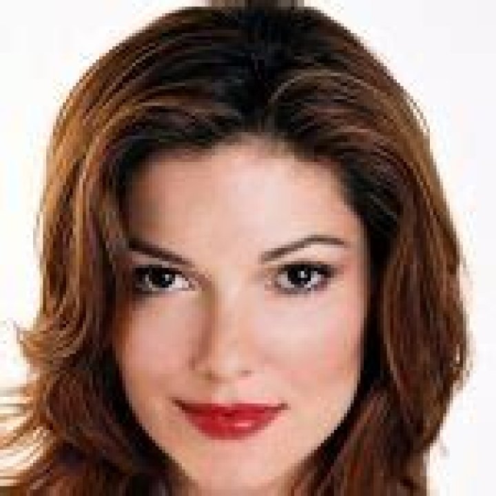 Laura Harring Bra Size, Age, Weight, Height, Measurements
