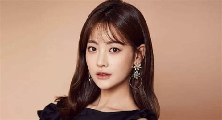 Oh Yeon Seo height is 5 feet 7