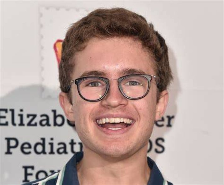 Sean Giambrone Net Worth