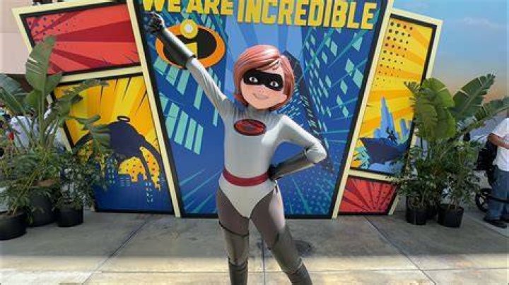 Who made Elastigirl new suit?